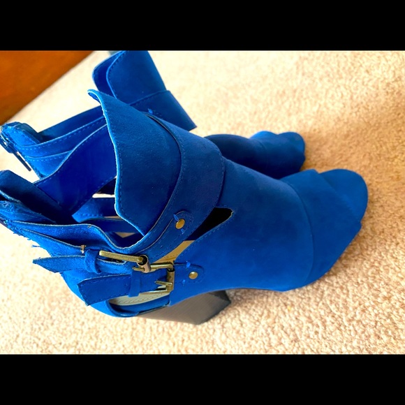 🍀Leila Stone Blue Suede Heels with Two Buckles size 6.5 - Picture 1 of 11
